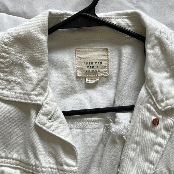 Women’s American eagle jean jacket - Picture 2 of 3
